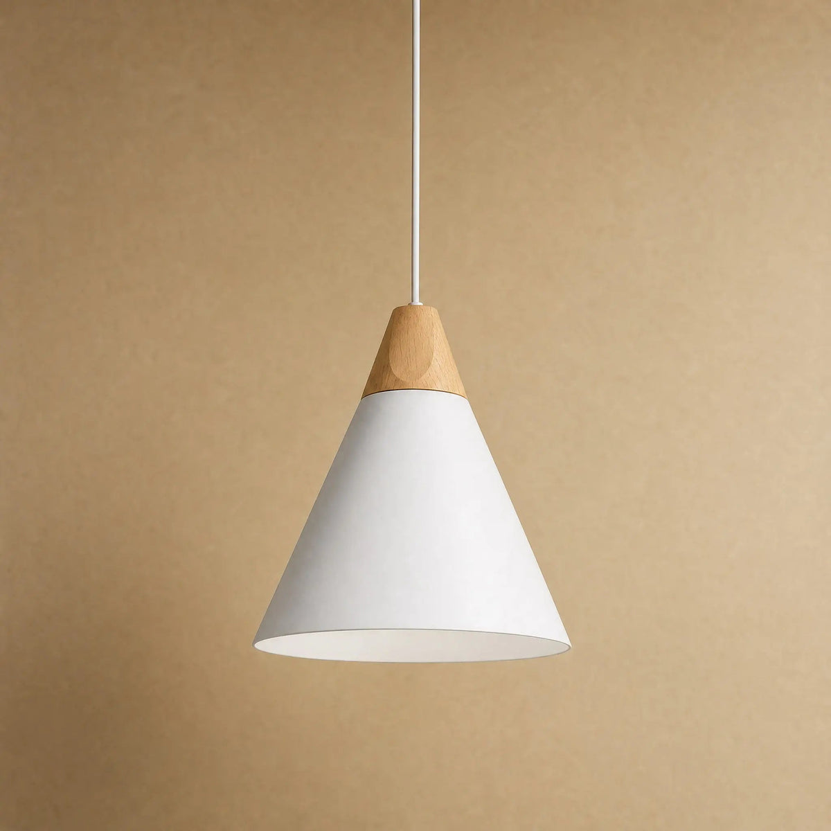 Suspension Scandinave - Cône Bois et Macaron